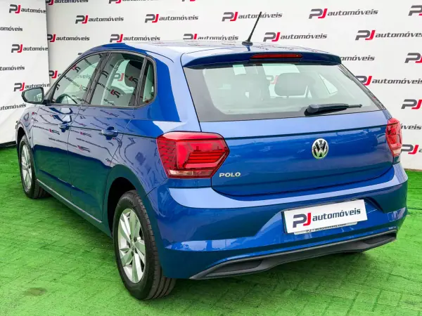 Volkswagen Polo 2019 - 12500 EUR, 110000 km - AUTO.MOTO.pt - 110000km - foto 9 de 21