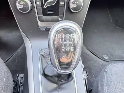 Volvo V40 Cross Country 2014 - 12750 EUR, 189500 km - AUTO.MOTO.pt - 189500km - foto 12 de 15