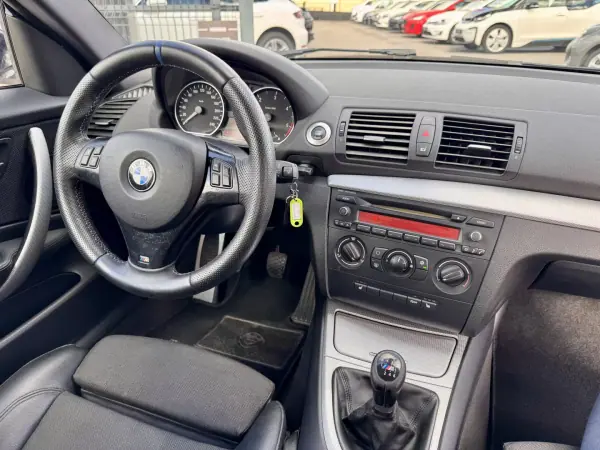 BMW 118 2009 - 9990 EUR, 277000 km - 277000km - foto 9 de 18