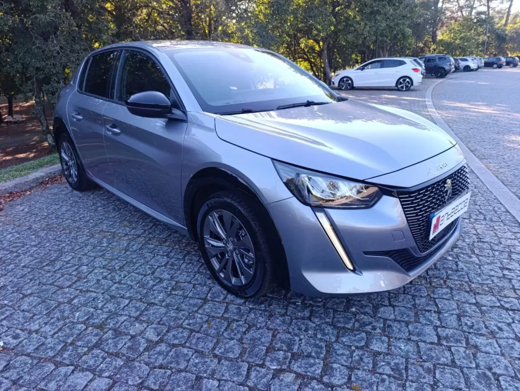 Peugeot e-208 2022 - 16950 EUR, 55700 km - foto 1 de 18