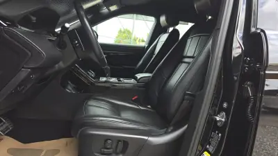 Land Rover Range Rover Evoque 2023 - 34500 EUR, 40100 km - AUTO.MOTO.pt - 40100km - foto 14 de 27