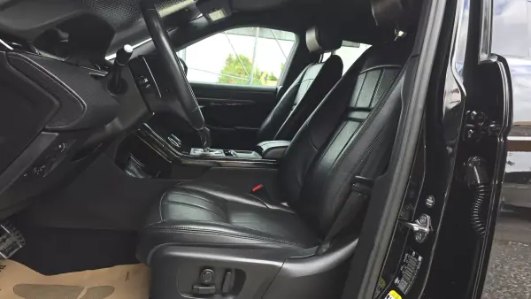 Land Rover Range Rover Evoque 2023 - 34500 EUR, 40100 km - AUTO.MOTO.pt - 40100km - foto 14 de 27