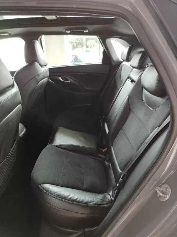 Hyundai i30 2018 - 27500 EUR, 119000 km - AUTO.MOTO.pt - 119000km - foto 14 de 34
