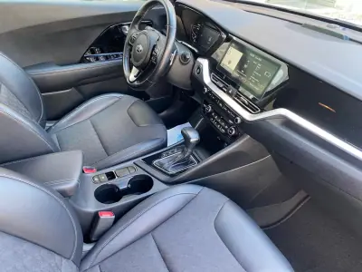 Kia Niro 2019 - 17250 EUR, 15900 km - AUTO.MOTO.pt - 15900km - foto 9 de 17