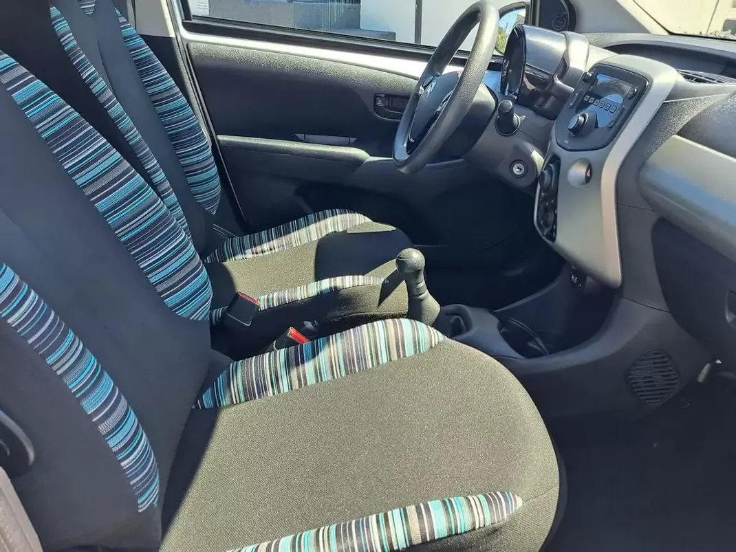 Citroën C1 2018 - 9500 EUR, 80000 km - AUTO.MOTO.pt - 80000km - foto 21 de 39