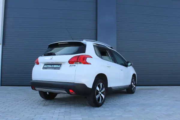 Peugeot 2008 2015 - 10500 EUR, 148600 km - AUTO.MOTO.pt - 148600km - foto 4 de 19