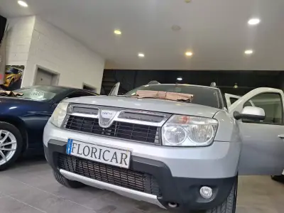 Dacia Duster 2010 - 7490 EUR, 202000 km - foto 4 de 20