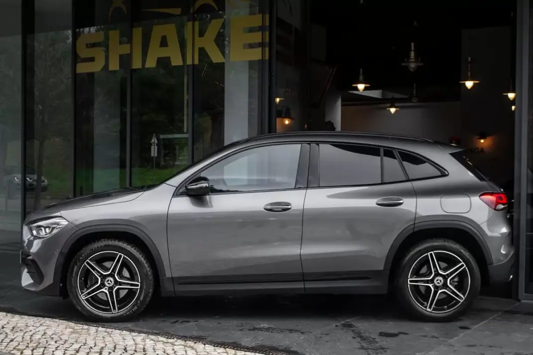 Mercedes-Benz GLA 250 2023 - 38790 EUR, 69317 km - AUTO.MOTO.pt - 69317km - foto 2 de 48