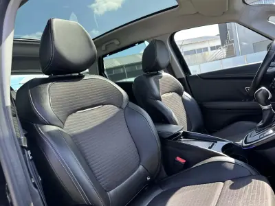Renault Scénic 2016 - 10900 EUR, 220000 km - AUTO.MOTO.pt - 220000km - foto 59 de 66