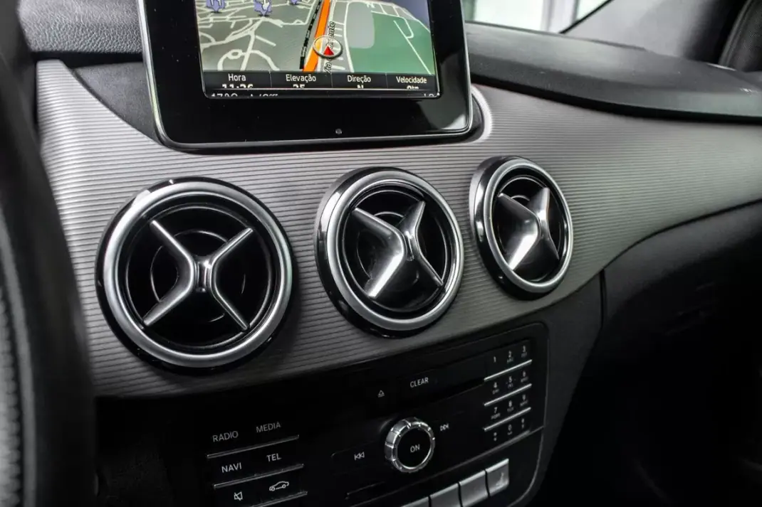 Mercedes-Benz B 250 2017 - 13990 EUR, 87144 km - AUTO.MOTO.pt - 87144km - foto 23 de 42