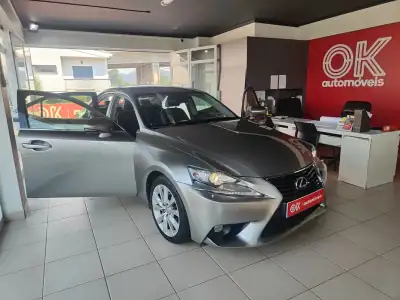 Lexus IS 300H 2013 - 19990 EUR, 170000 km - AUTO.MOTO.pt - 170000km - foto 19 de 38