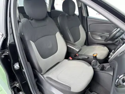 Renault Captur 2016 - 12990 EUR, 142000 km - AUTO.MOTO.pt - 142000km - foto 21 de 23