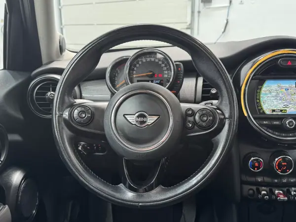 MINI 5 Portas 2016 - 15890 EUR, 167000 km - AUTO.MOTO.pt - 167000km - foto 25 de 34