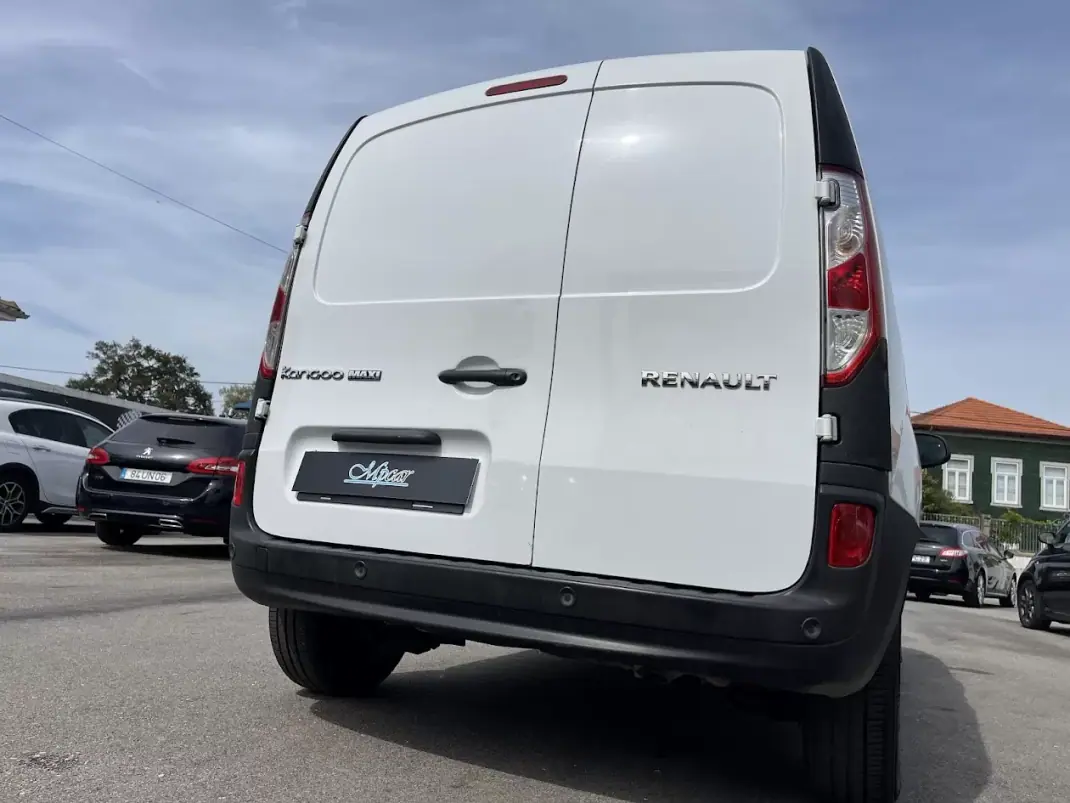 Renault Kangoo 1.5 DCi Maxi 2021 - 13250 EUR, 125000 km - AUTO.MOTO.pt - 125000km - foto 36 de 39