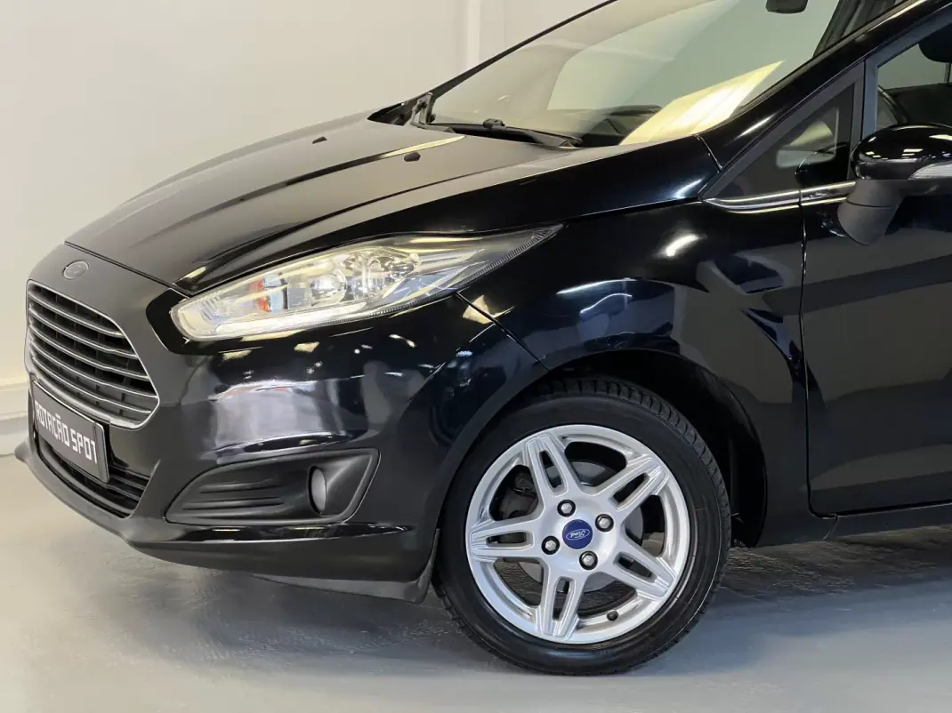 Ford Fiesta 2012 - 6490 EUR, 180000 km - AUTO.MOTO.pt - 180000km - foto 19 de 38