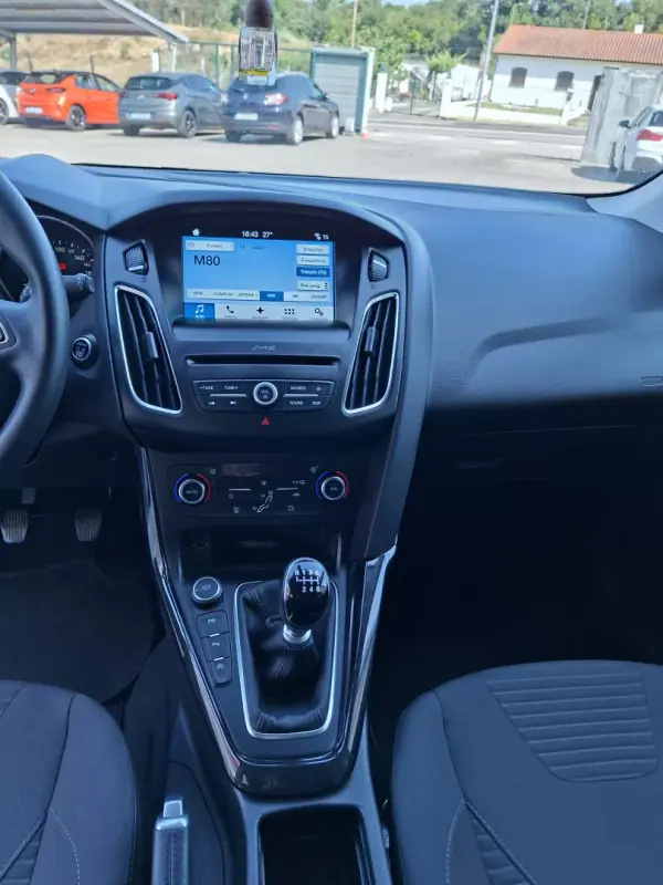 Ford Focus 2017 - 11500 EUR, 55000 km - AUTO.MOTO.pt - 55000km - foto 19 de 32