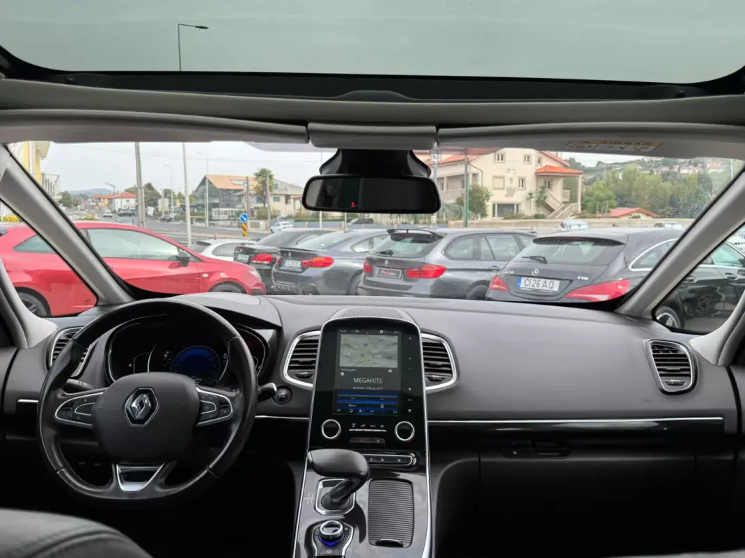 Renault Espace 2018 - 17999 EUR, 108000 km - 108000km - foto 17 de 19
