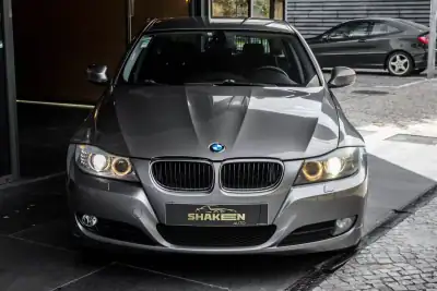 BMW 318 2009 - 8990 EUR, 251602 km - AUTO.MOTO.pt - 251602km - foto 7 de 32