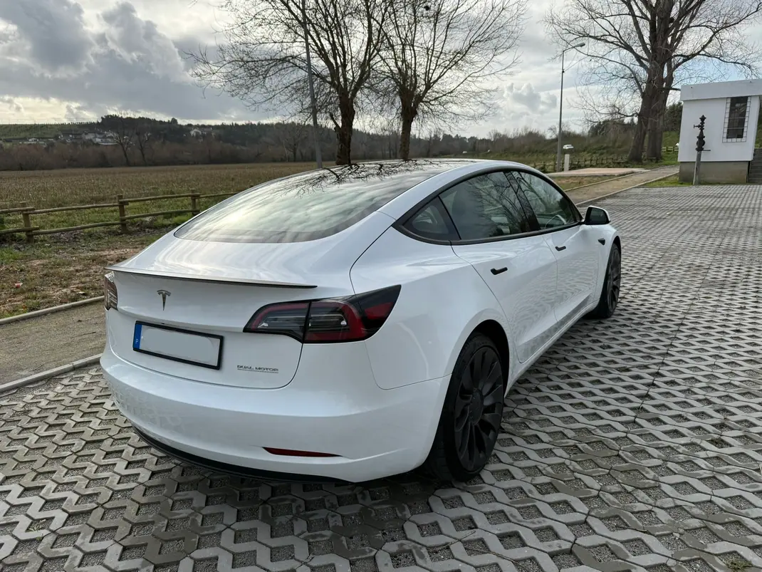 Tesla Model 3 2022 - 33500 EUR, 70000 km - AUTO.MOTO.pt - 70000km - foto 21 de 30