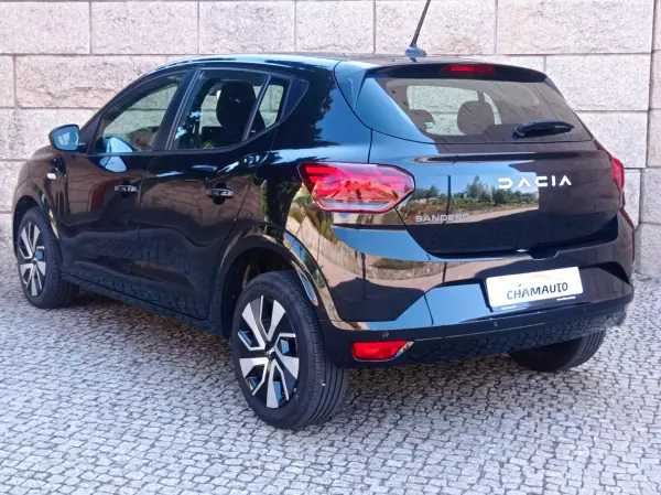Dacia Sandero 2025 - 15990 EUR, 24500 km - AUTO.MOTO.pt - 24500km - foto 2 de 17