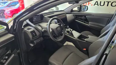 Toyota bZ4X 2024 — foto 6 de 59