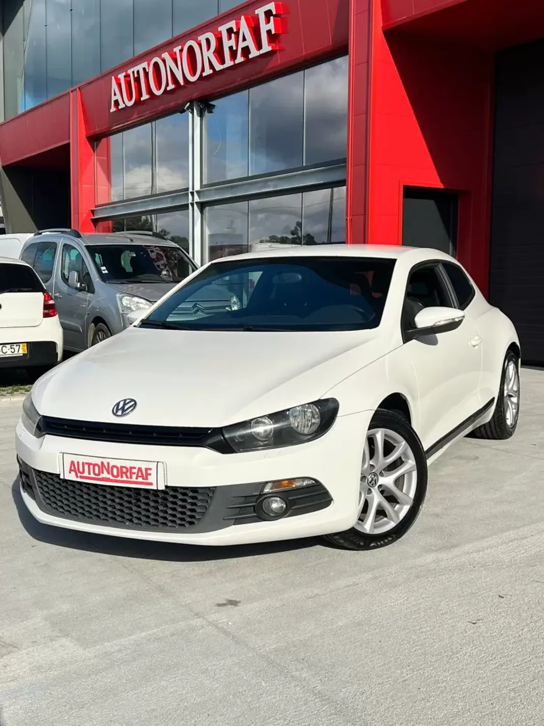 Volkswagen Scirocco 2009 - 12500 EUR, 167538 km - AUTO.MOTO.pt - 167538km - foto 1 de 13