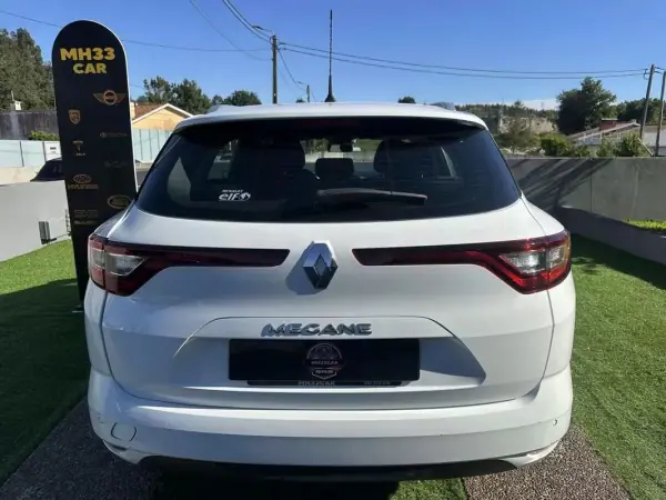 Renault Mégane Sport Tourer 2017 - 9900 EUR, 190000 km - AUTO.MOTO.pt - 190000km - foto 10 de 60