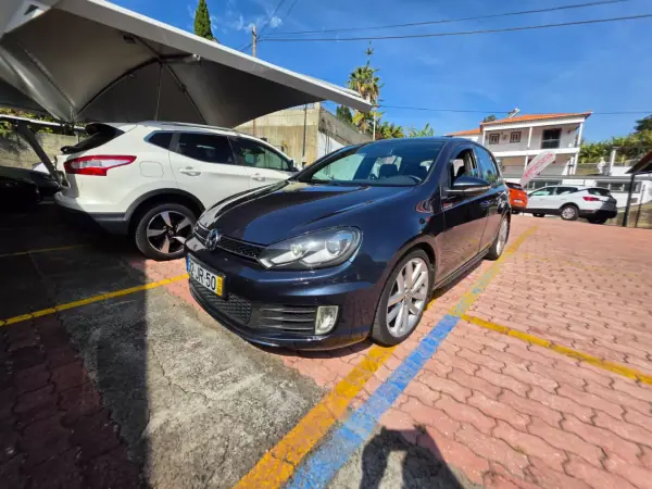 Volkswagen Golf 2010 - 19450 EUR, 161000 km - AUTO.MOTO.pt - 161000km - foto 2 de 5