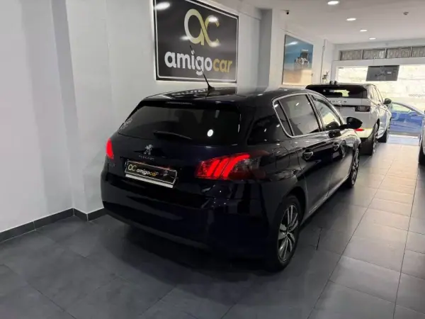 Peugeot 308 2019 - 11950 EUR, 251116 km - AUTO.MOTO.pt - 251116km - foto 3 de 16