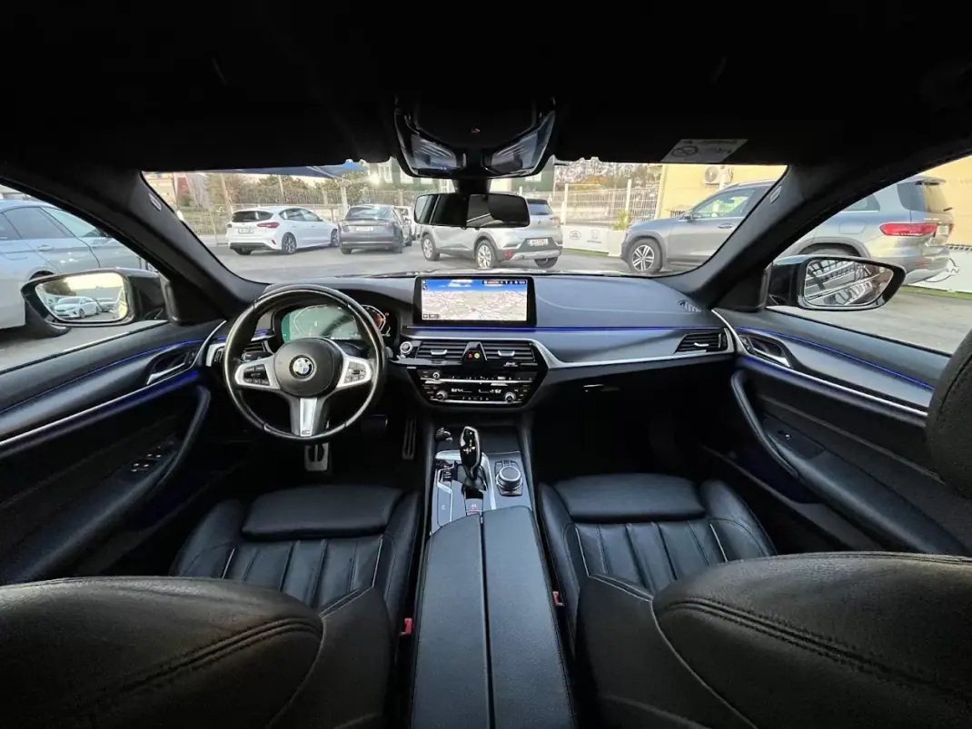 BMW 520 2022 - 33950 EUR, 124000 km - AUTO.MOTO.pt - 124000km - foto 9 de 45