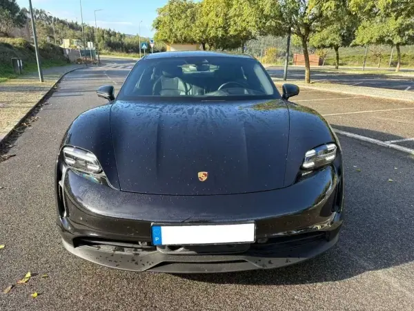 Porsche Taycan 2021 - 53999 EUR, 119000 km - AUTO.MOTO.pt - 119000km - foto 4 de 11