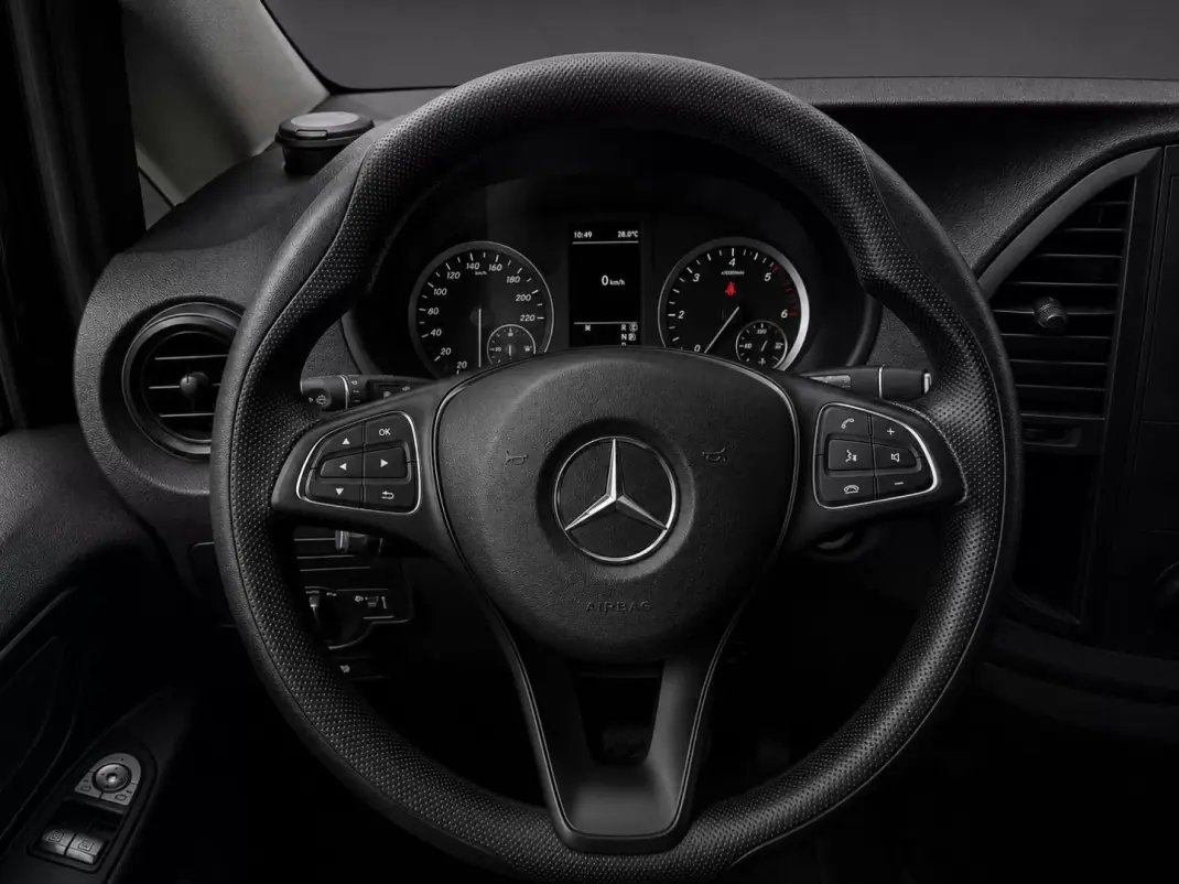 Mercedes-Benz Vito Tourer 2020 - 32900 EUR, 144650 km - 144650km - foto 9 de 22
