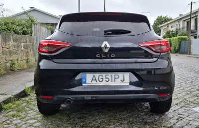 Renault Clio 2021 - 14950 EUR, 71900 km - AUTO.MOTO.pt - 71900km - foto 8 de 20