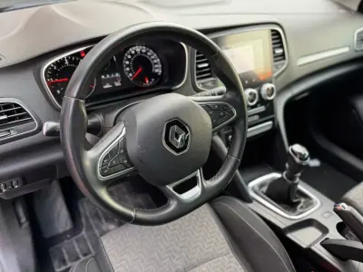 Renault Mégane Sport Tourer 2021 - 17900 EUR, 124269 km - AUTO.MOTO.pt - 124269km - foto 5 de 16