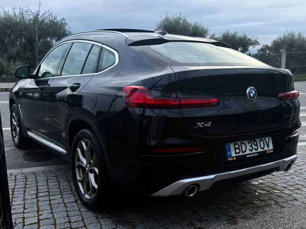 BMW X4 2021 - 45900 EUR, 110000 km - AUTO.MOTO.pt - 110000km - foto 3 de 30