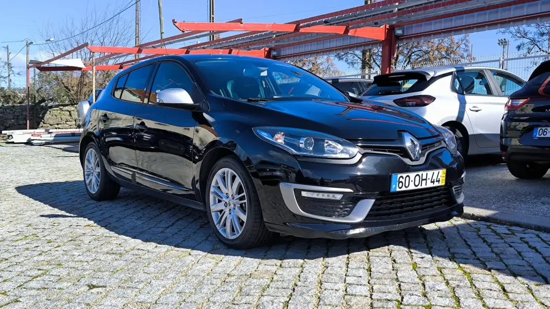 Renault Mégane 2014 - 8450 EUR, 282266 km - AUTO.MOTO.pt - 282266km - foto 3 de 8