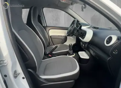 Renault Twingo 2017 - 7990 EUR, 130000 km - AUTO.MOTO.pt - 130000km - foto 7 de 9