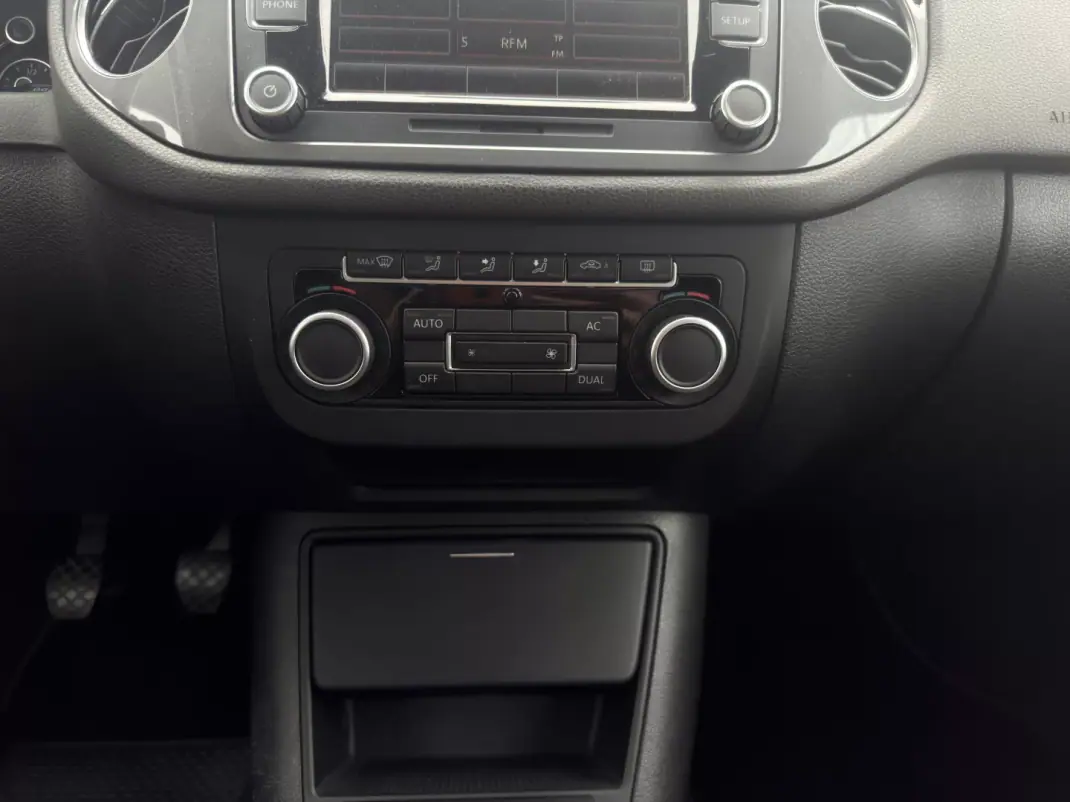 Volkswagen Tiguan 2011 - 13800 EUR, 147290 km - 147290km - foto 20 de 26