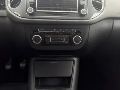 Volkswagen Tiguan 2011 - 13800 EUR, 147290 km - AUTO.MOTO.pt - 147290km - foto 20 de 26