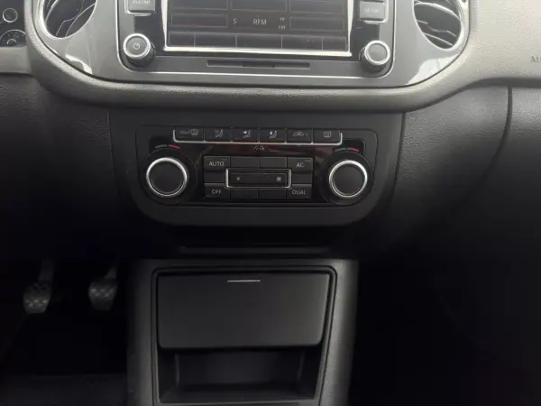 Volkswagen Tiguan 2011 - 13800 EUR, 147290 km - AUTO.MOTO.pt - 147290km - foto 20 de 26