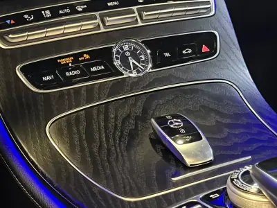 Mercedes-Benz E 220 2018 - 47990 EUR, 95000 km - AUTO.MOTO.pt - 95000km - foto 36 de 47