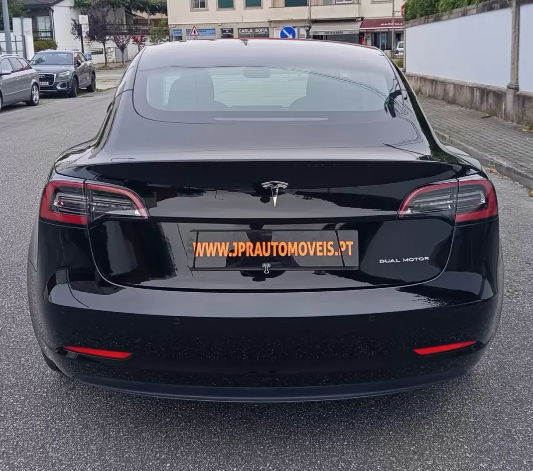 Tesla Model 3 2021 - 28990 EUR, 64400 km - AUTO.MOTO.pt - 64400km - foto 8 de 16