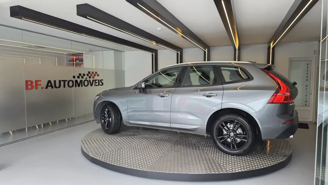 Volvo XC 60 2018 - 23500 EUR, 242396 km - AUTO.MOTO.pt - 242396km - foto 16 de 55