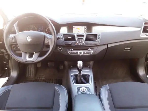 Renault Laguna Break 2012 - 8000 EUR, 186055 km - AUTO.MOTO.pt - 186055km - foto 17 de 26