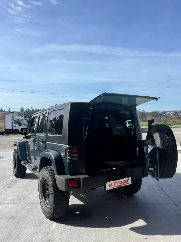Jeep Wrangler Unlimited 2009 - 38000 EUR, 191132 km - AUTO.MOTO.pt - 191132km - foto 10 de 22