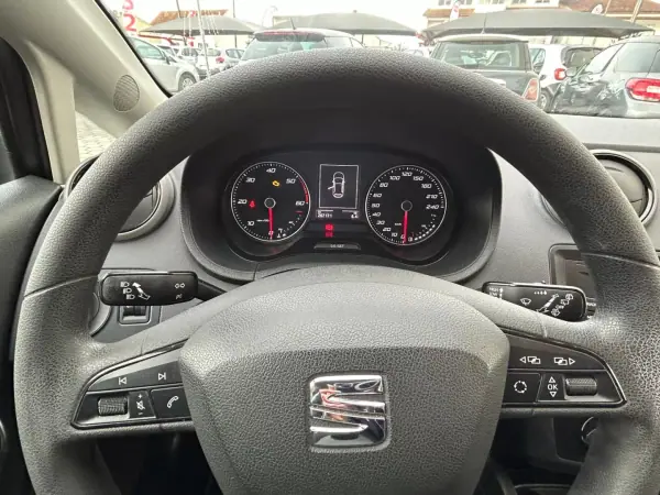 SEAT Ibiza 2017 - 8990 EUR, 267000 km - AUTO.MOTO.pt - 267000km - foto 12 de 16