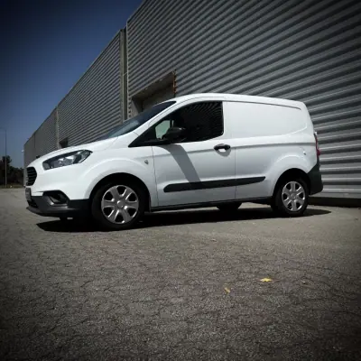 Ford Courier tdci 2020 - 10900 EUR, 110000 km - 110000km - foto 4 de 7