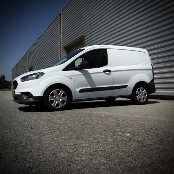 Ford Courier tdci 2020 - 10900 EUR, 110000 km - 110000km - foto 4 de 7