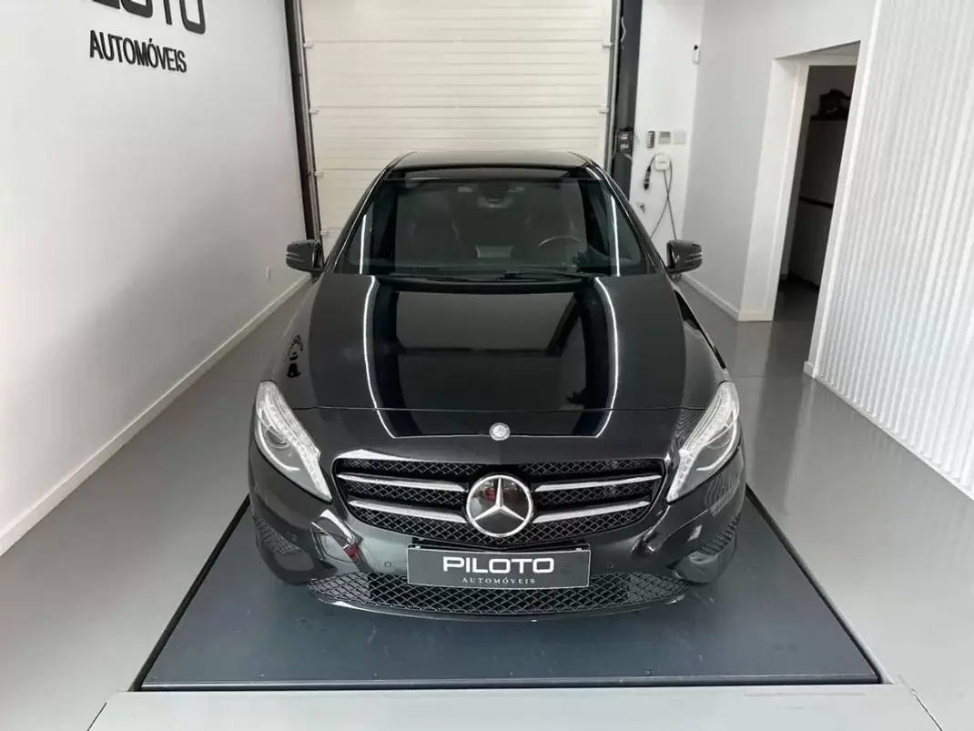 Mercedes-Benz A 180 2013 - 13490 EUR, 211541 km - AUTO.MOTO.pt - 211541km - foto 3 de 23