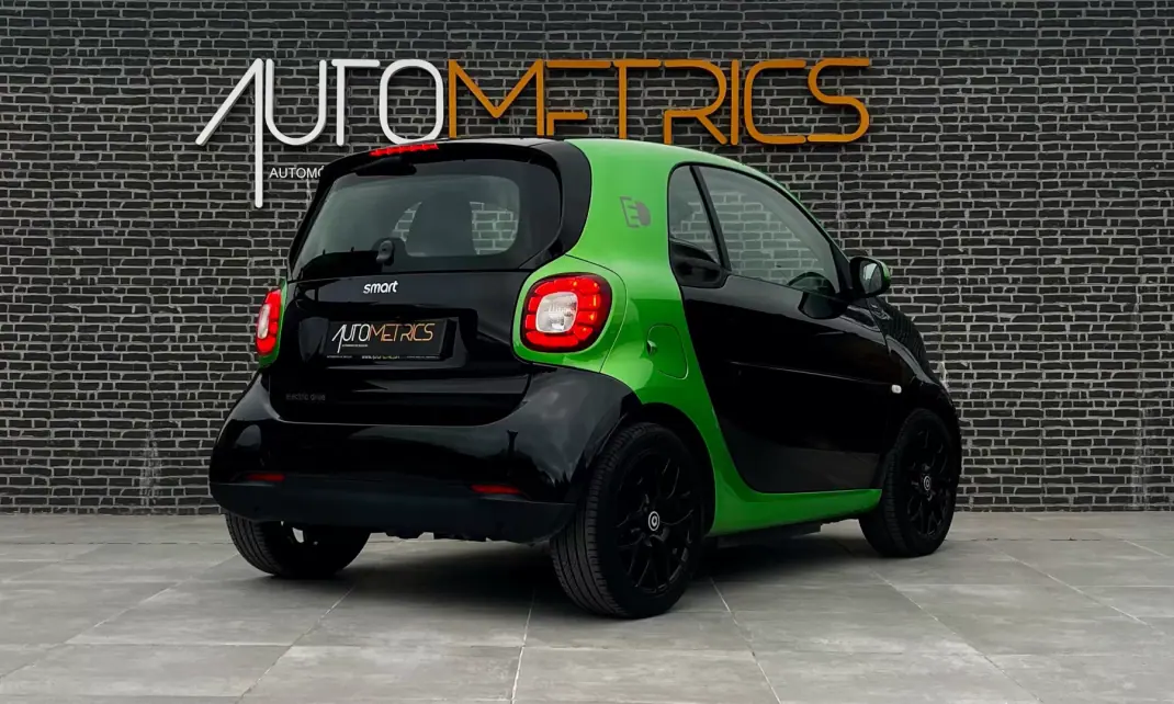 Smart Fortwo Cabrio 2017 - 11750 EUR, 74000 km - AUTO.MOTO.pt - 74000km - foto 3 de 14